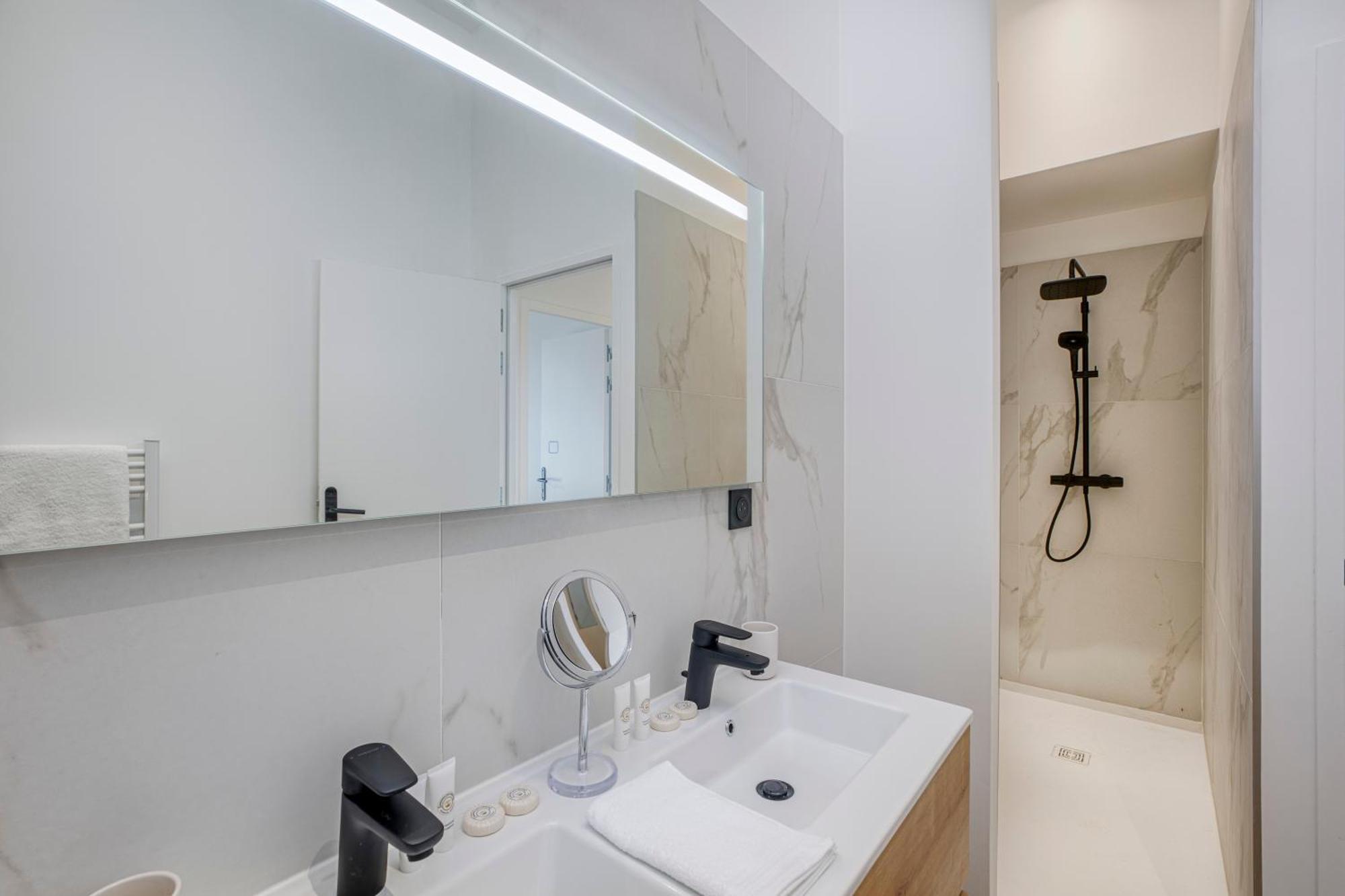 1 - Grand Appartement Spacieux Dans Un Chateau Du 17Eme Siecle, A 15Min De Lyon Vourles エクステリア 写真